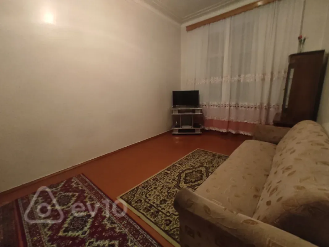 Kirayə verilir 2 otaqlı köhnə tikili 65 m²