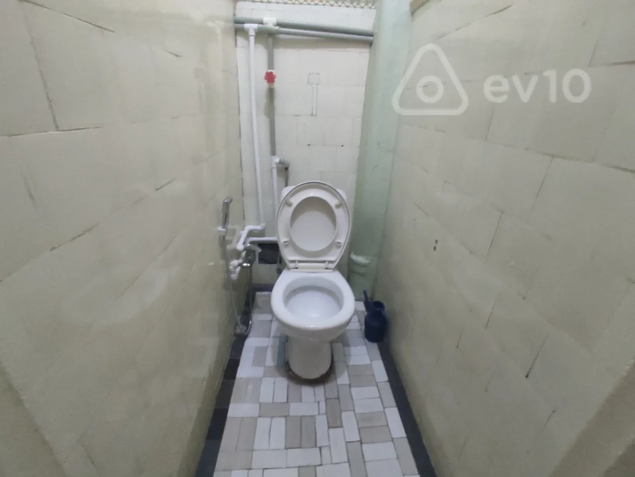 Kirayə verilir 2 otaqlı köhnə tikili 65 m²