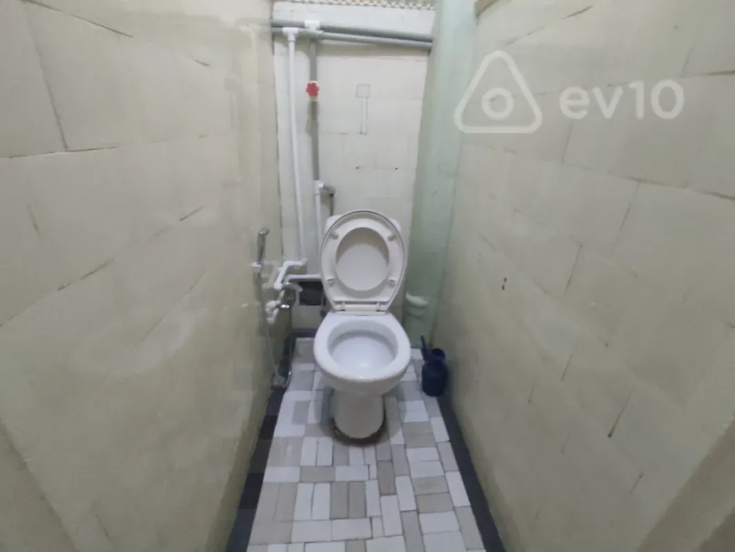 Kirayə verilir 2 otaqlı köhnə tikili 65 m²