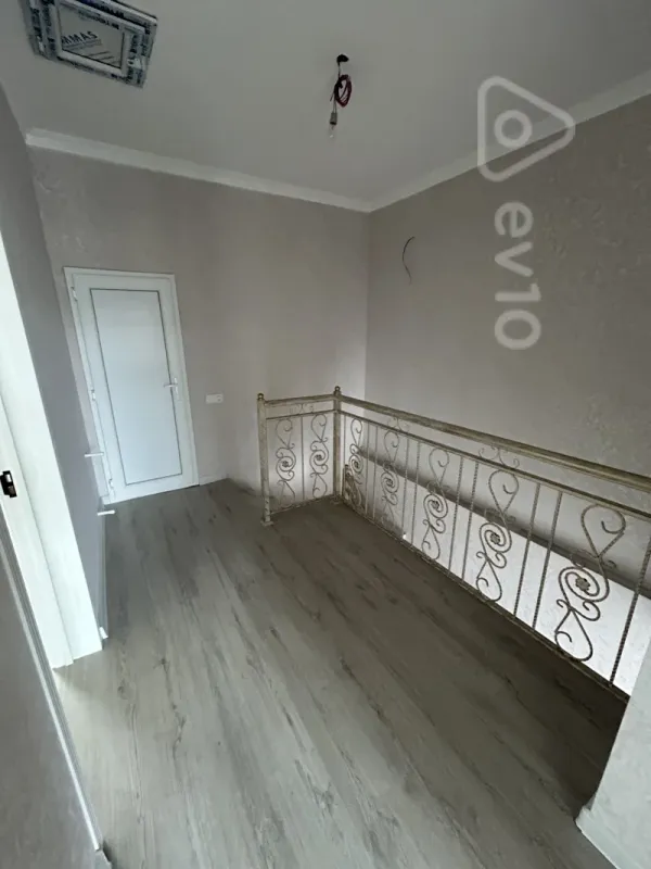 Satılır 4 otaqlı həyət evi 140 m²