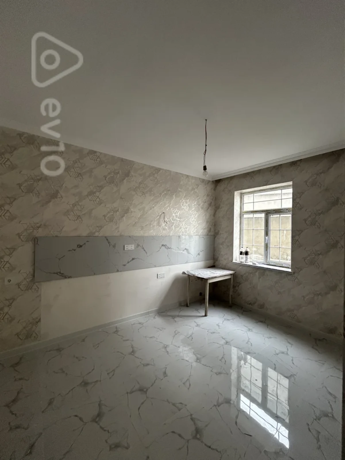 Satılır 4 otaqlı həyət evi 140 m²