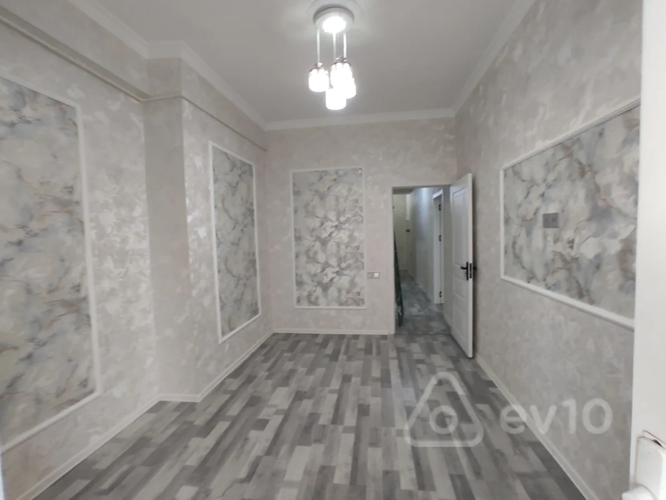 Satılır 2 otaqlı yeni tikili 65 m²