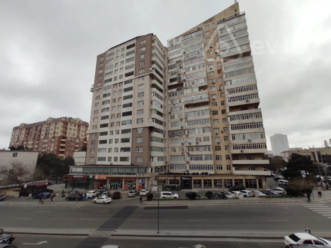 Satılır 2 otaqlı yeni tikili 65 m²