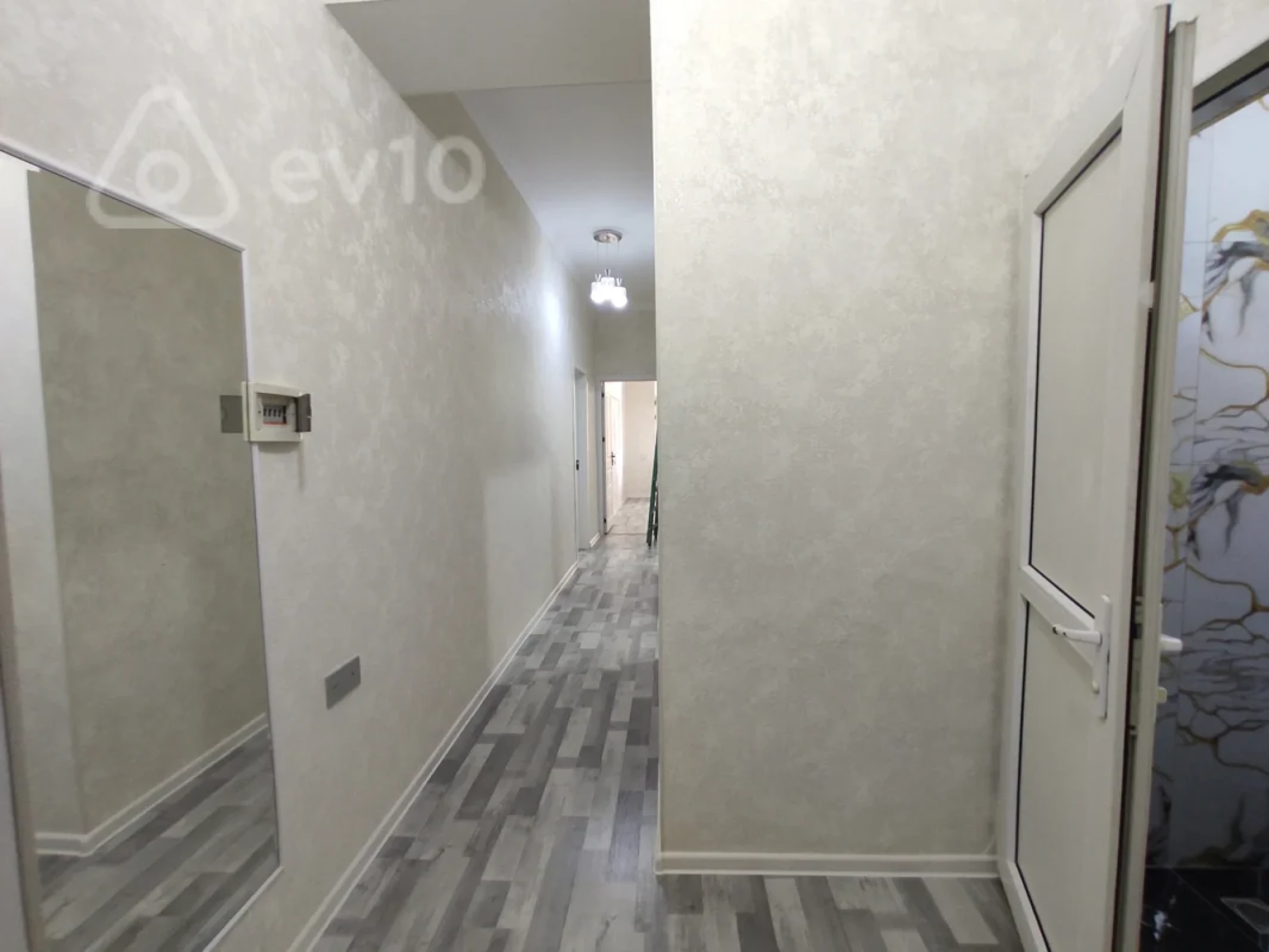 Satılır 2 otaqlı yeni tikili 65 m²