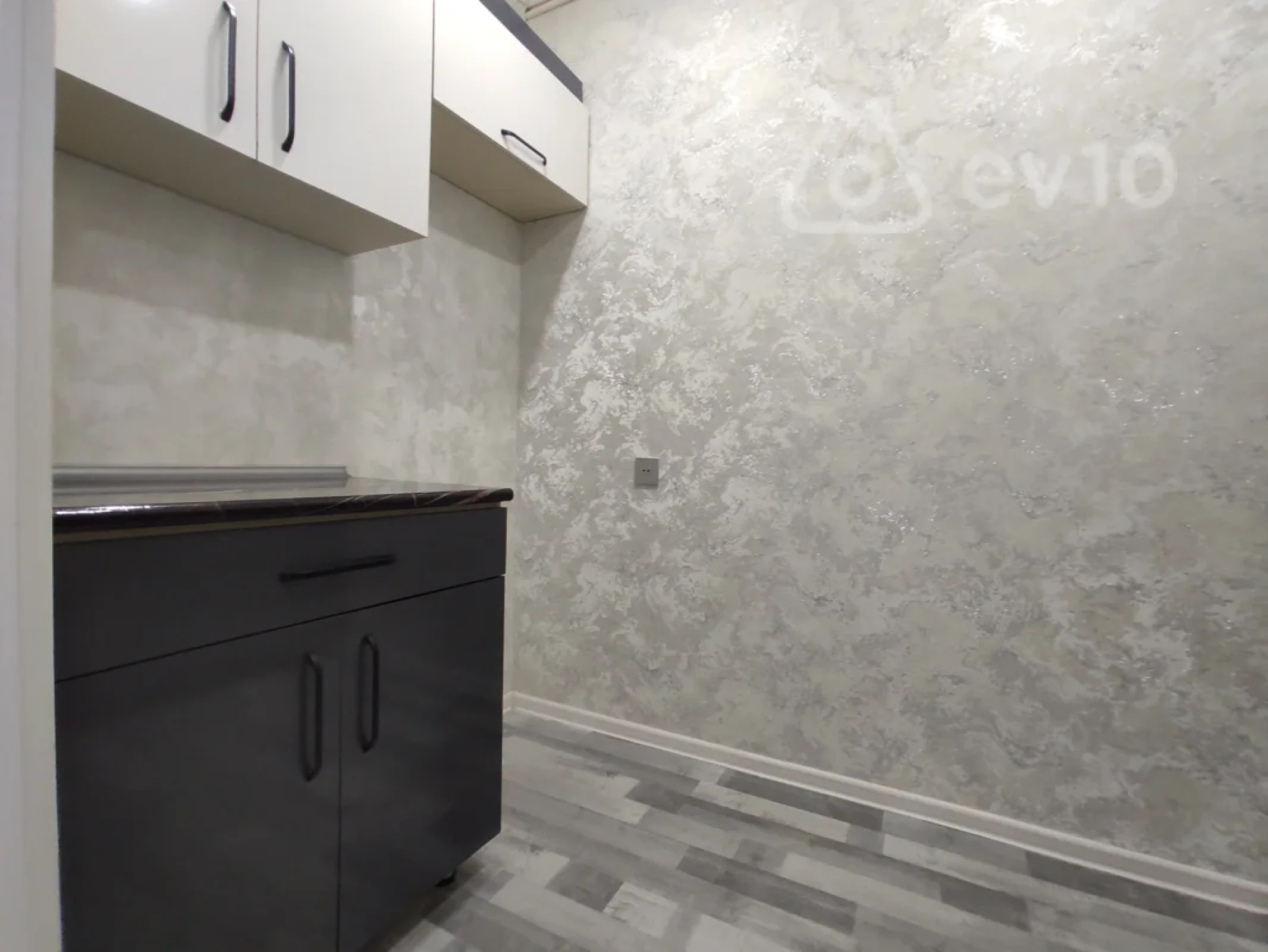 Satılır 2 otaqlı yeni tikili 65 m²