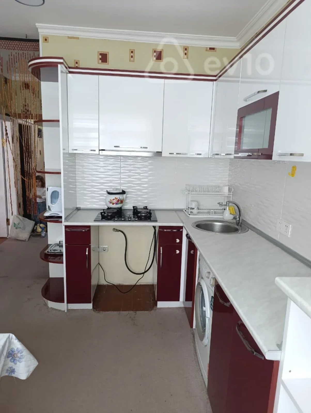 Kirayə verilir 2 otaqlı köhnə tikili 60 m²