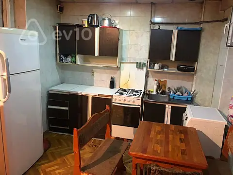 Kirayə verilir 2 otaqlı köhnə tikili 65 m²