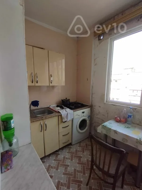 Satılır 2 otaqlı köhnə tikili 45 m²