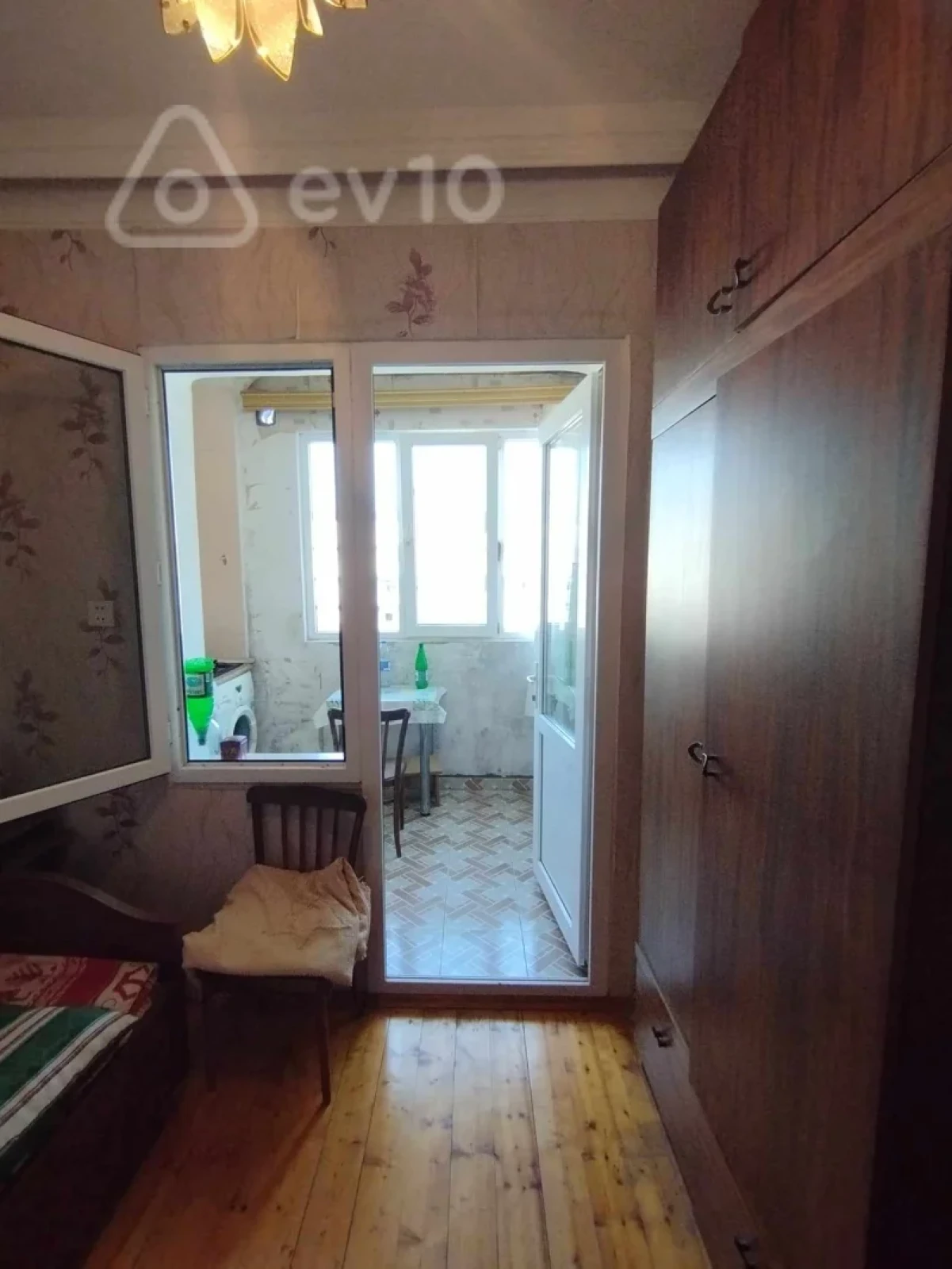 Satılır 2 otaqlı köhnə tikili 45 m²