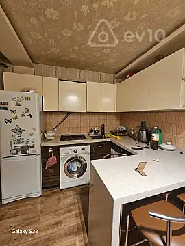 Kirayə verilir 3 otaqlı köhnə tikili 80 m²
