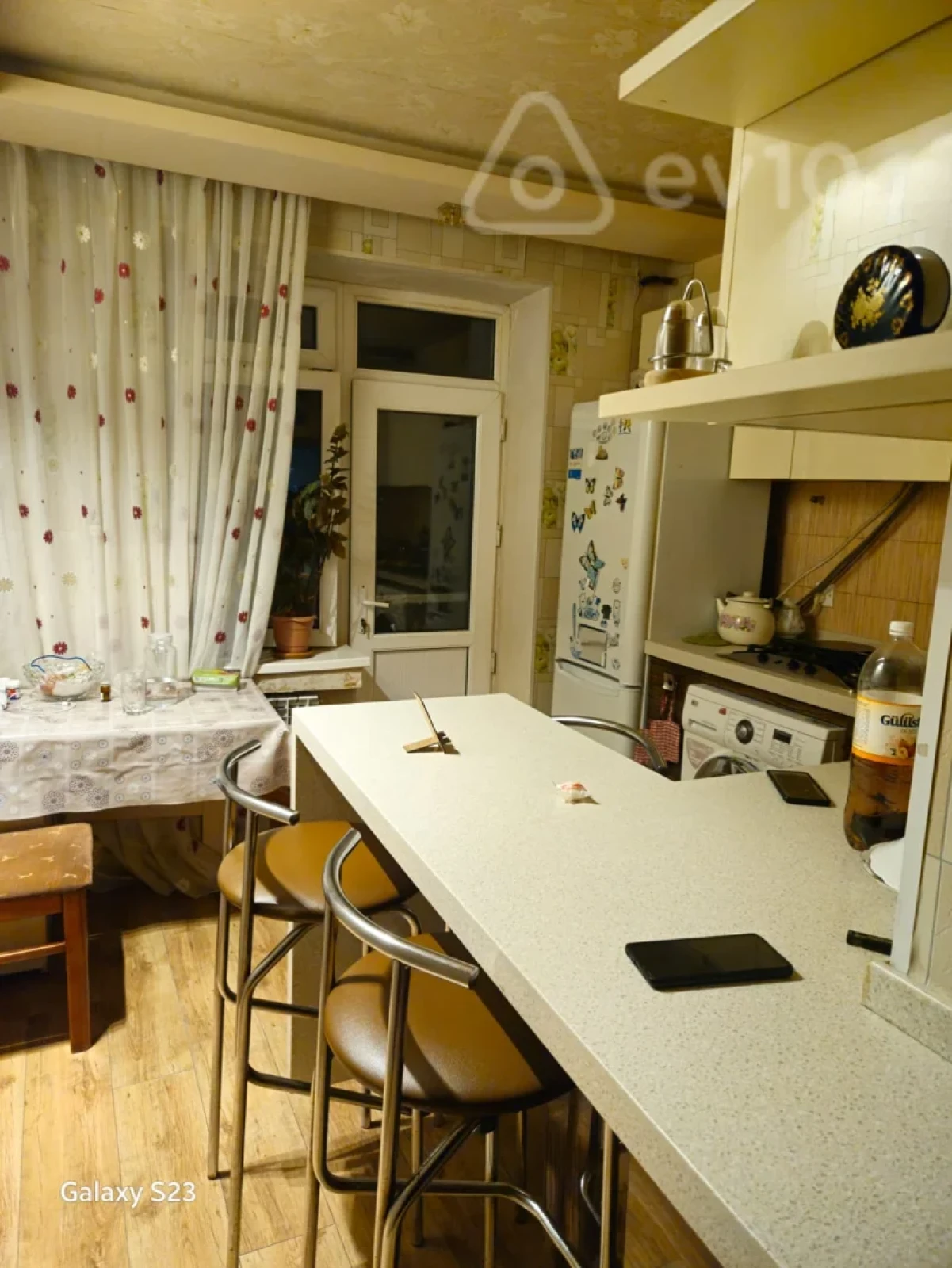 Kirayə verilir 3 otaqlı köhnə tikili 80 m²