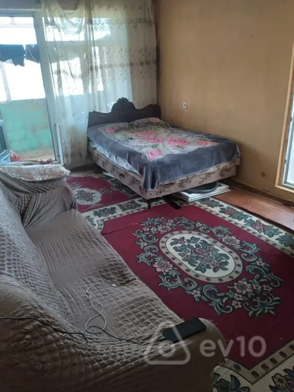 Satılır 1 otaqlı köhnə tikili 48 m²