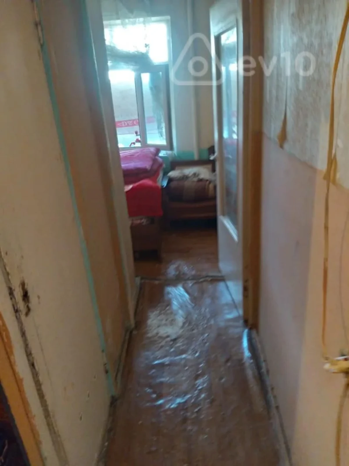 Satılır 1 otaqlı köhnə tikili 48 m²