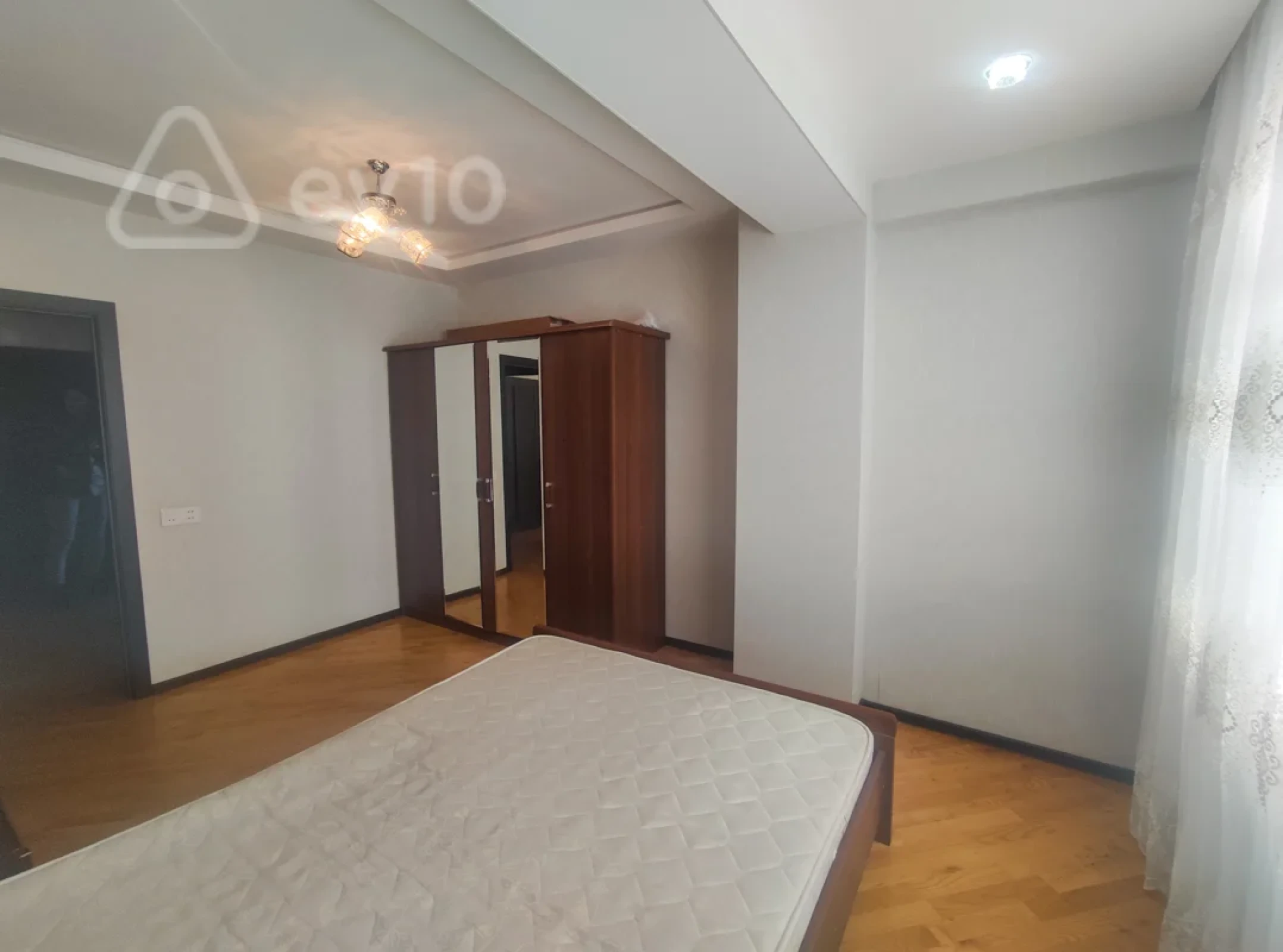 Kirayə verilir 3 otaqlı yeni tikili 100 m²