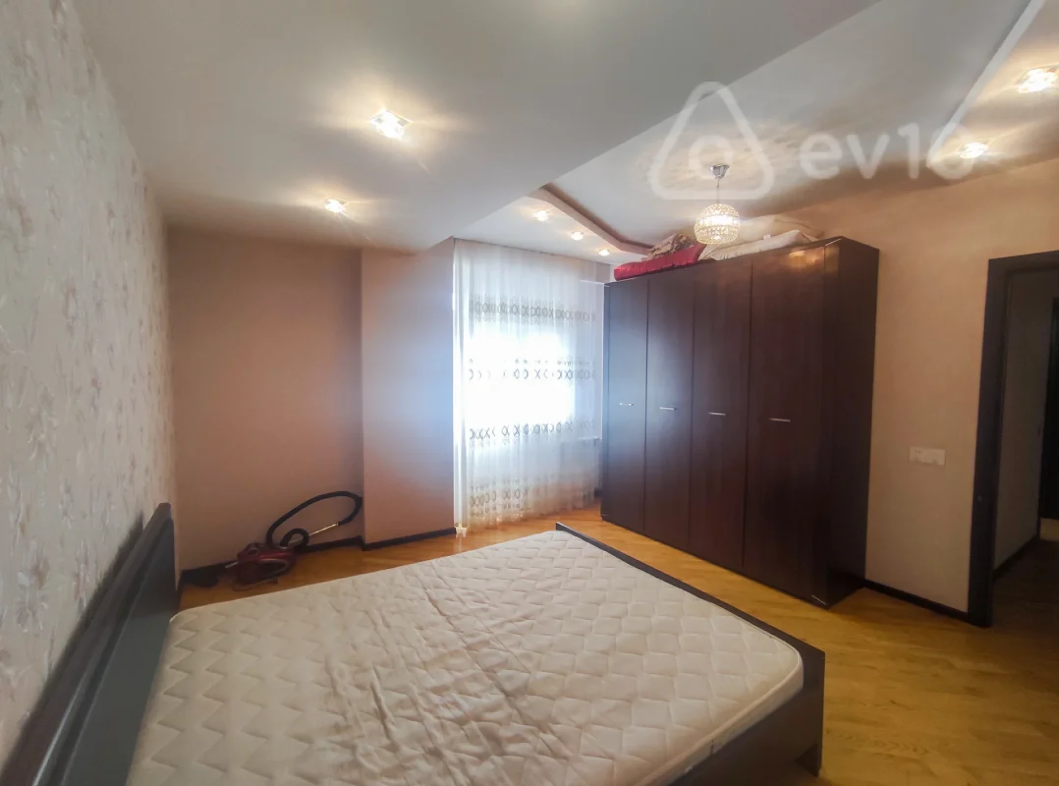 Kirayə verilir 3 otaqlı yeni tikili 100 m²