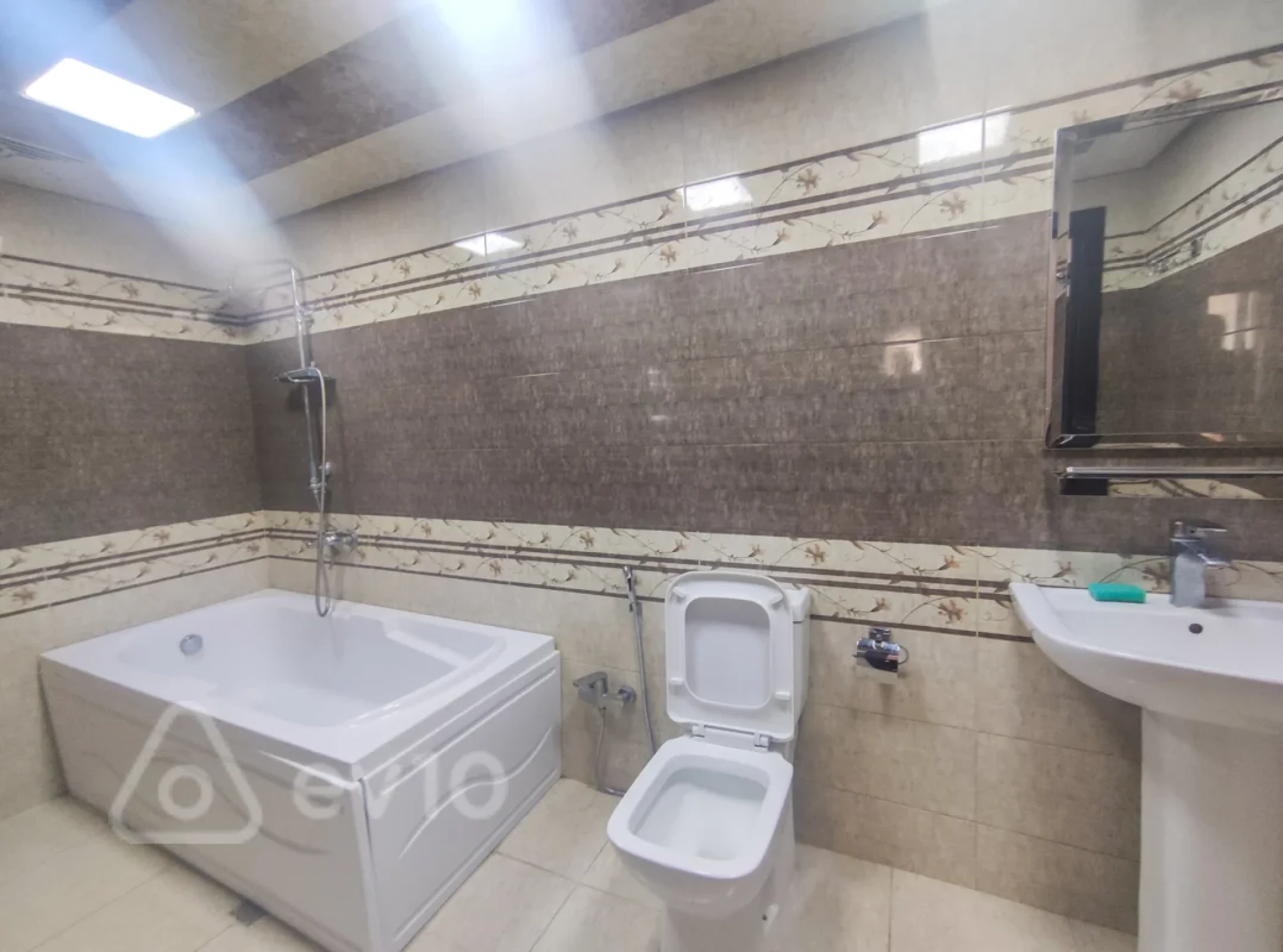 Kirayə verilir 3 otaqlı yeni tikili 100 m²