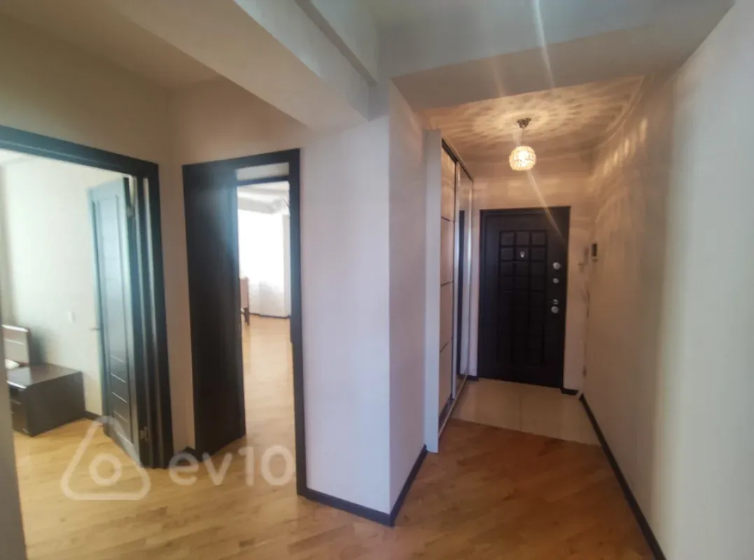 Kirayə verilir 3 otaqlı yeni tikili 100 m²