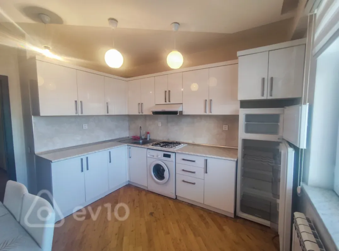 Kirayə verilir 3 otaqlı yeni tikili 100 m²