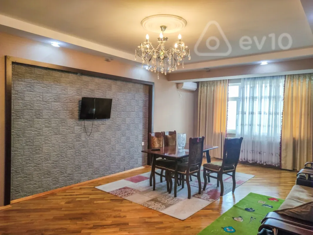Kirayə verilir 2 otaqlı yeni tikili 90 m²