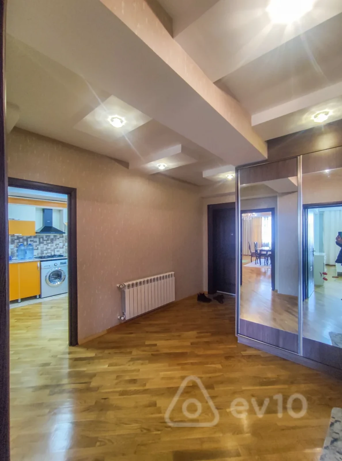 Kirayə verilir 2 otaqlı yeni tikili 90 m²