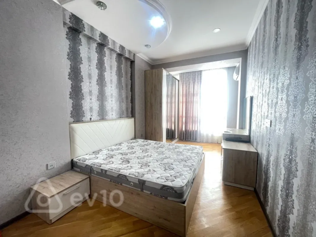Kirayə verilir 2 otaqlı yeni tikili 75 m²