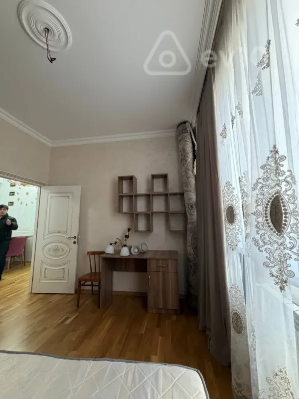 Kirayə verilir 3 otaqlı yeni tikili 90 m²