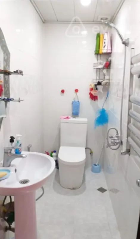 Kirayə verilir 2 otaqlı yeni tikili 50 m²