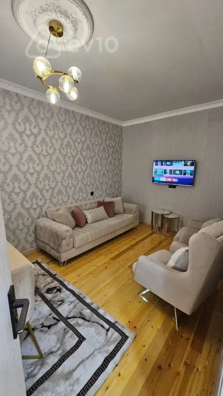 Kirayə verilir 2 otaqlı həyət evi 58 m²