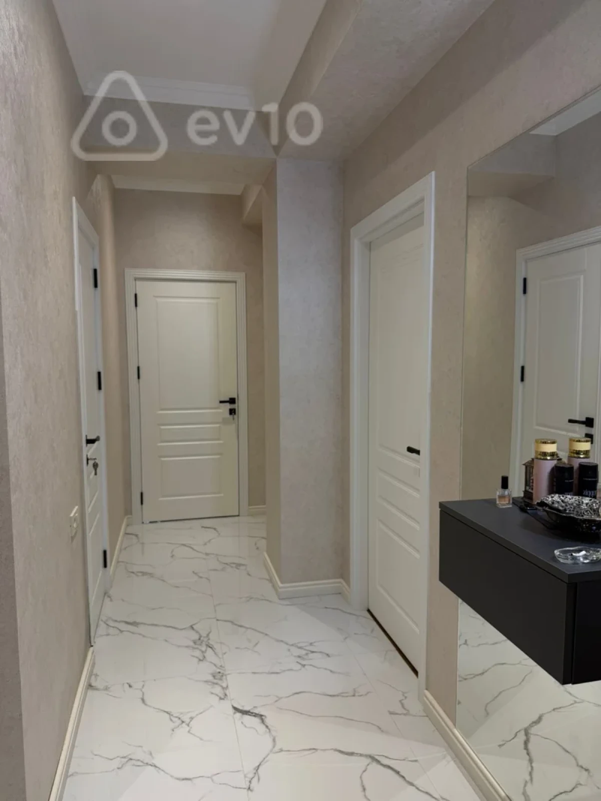 Satılır 2 otaqlı yeni tikili 72 m²