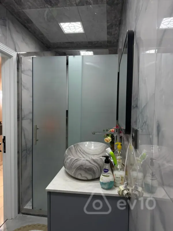 Satılır 2 otaqlı yeni tikili 72 m²