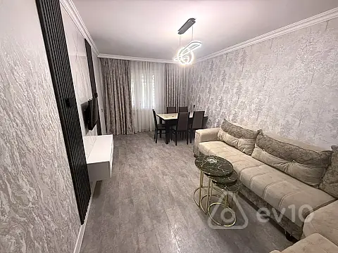 Kirayə verilir 3 otaqlı köhnə tikili 75 m²