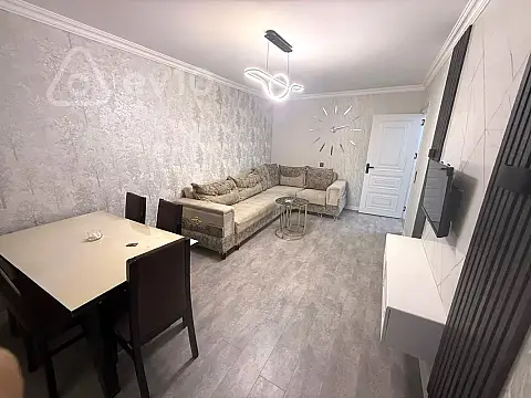 Kirayə verilir 3 otaqlı köhnə tikili 75 m²