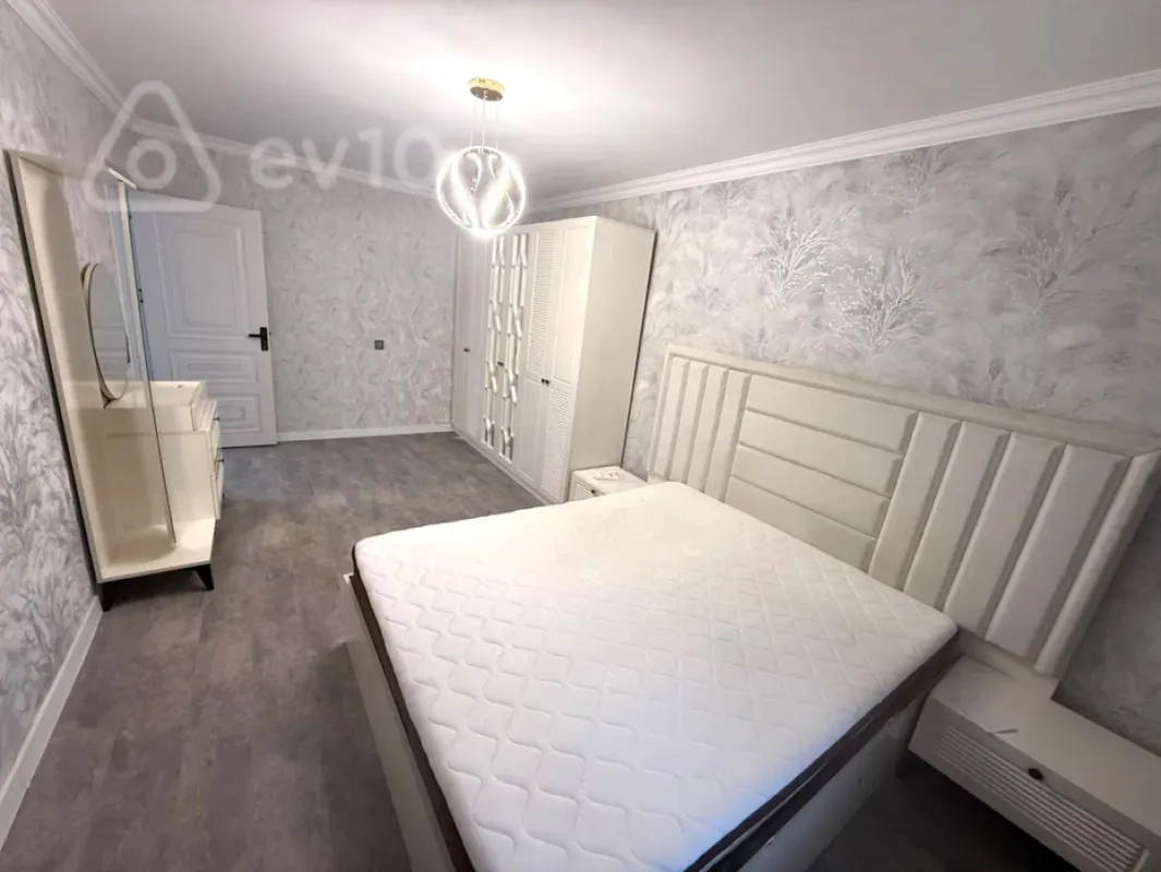 Kirayə verilir 3 otaqlı köhnə tikili 75 m²