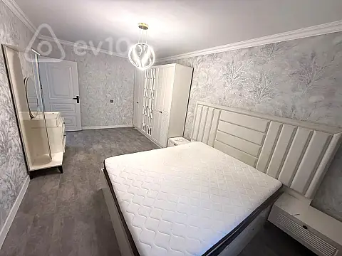 Kirayə verilir 3 otaqlı köhnə tikili 75 m²