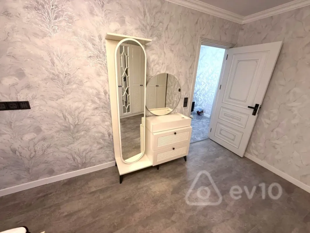 Kirayə verilir 3 otaqlı köhnə tikili 75 m²