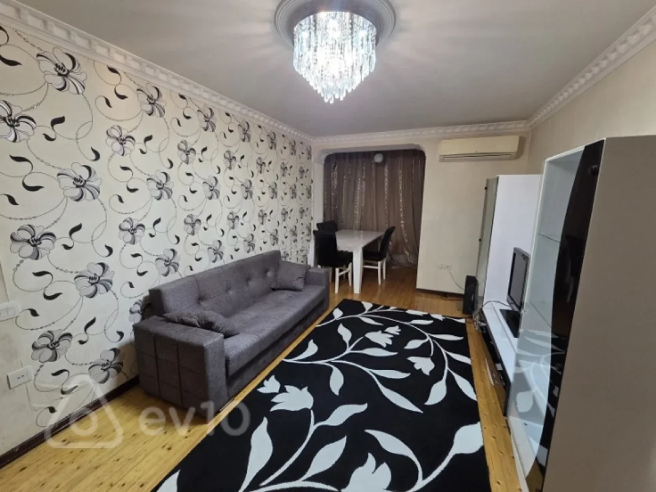 Kirayə verilir 2 otaqlı köhnə tikili 65 m²