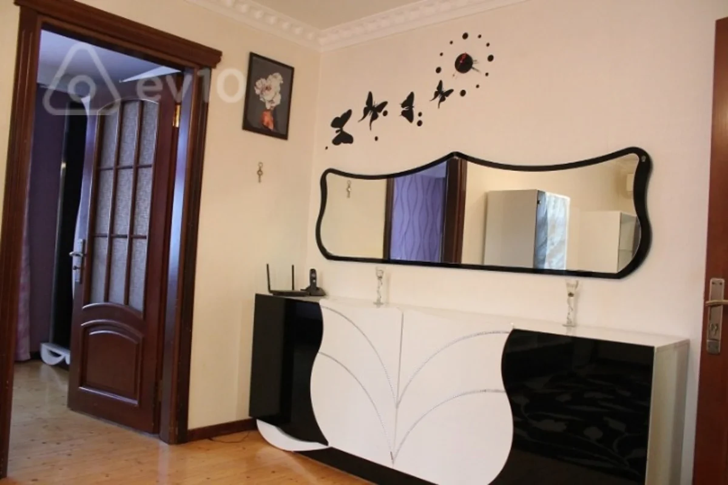 Kirayə verilir 2 otaqlı köhnə tikili 65 m²