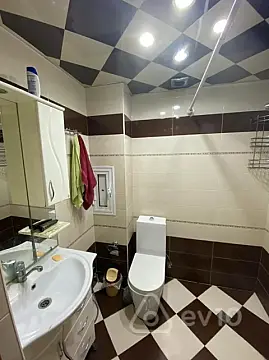 Kirayə verilir 2 otaqlı köhnə tikili 65 m²
