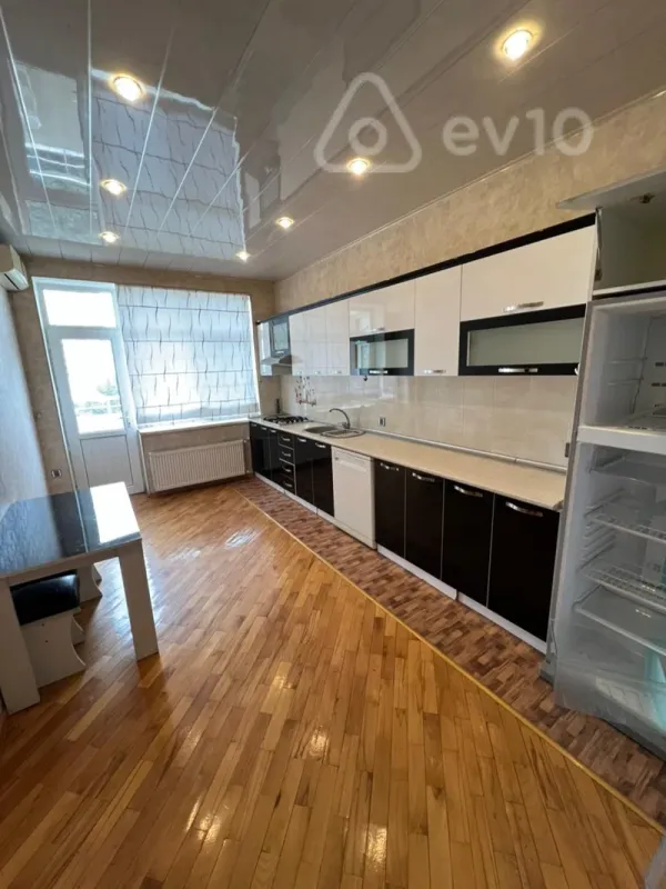 Kirayə verilir 3 otaqlı yeni tikili 90 m²
