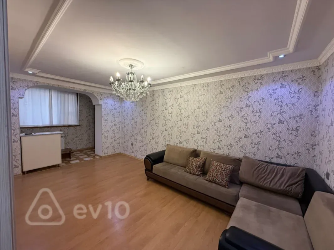 Kirayə verilir 2 otaqlı köhnə tikili 55 m²