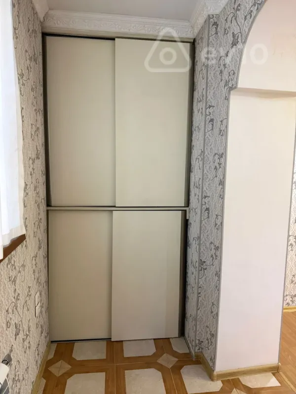 Kirayə verilir 2 otaqlı köhnə tikili 55 m²