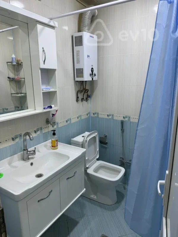 Kirayə verilir 2 otaqlı köhnə tikili 55 m²