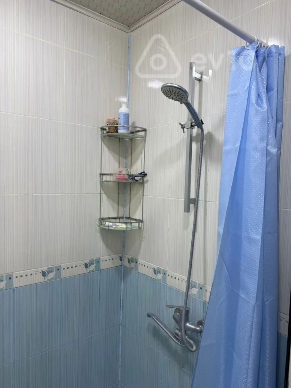 Kirayə verilir 2 otaqlı köhnə tikili 55 m²