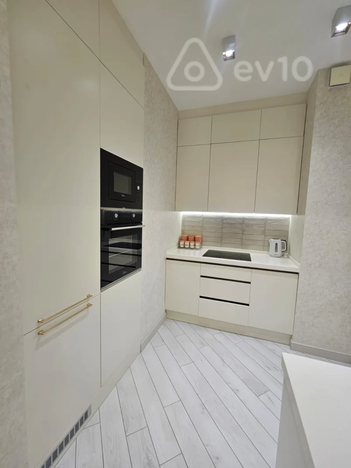 Kirayə verilir 3 otaqlı yeni tikili 110 m²