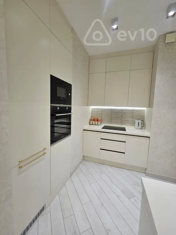 Kirayə verilir 3 otaqlı yeni tikili 110 m²