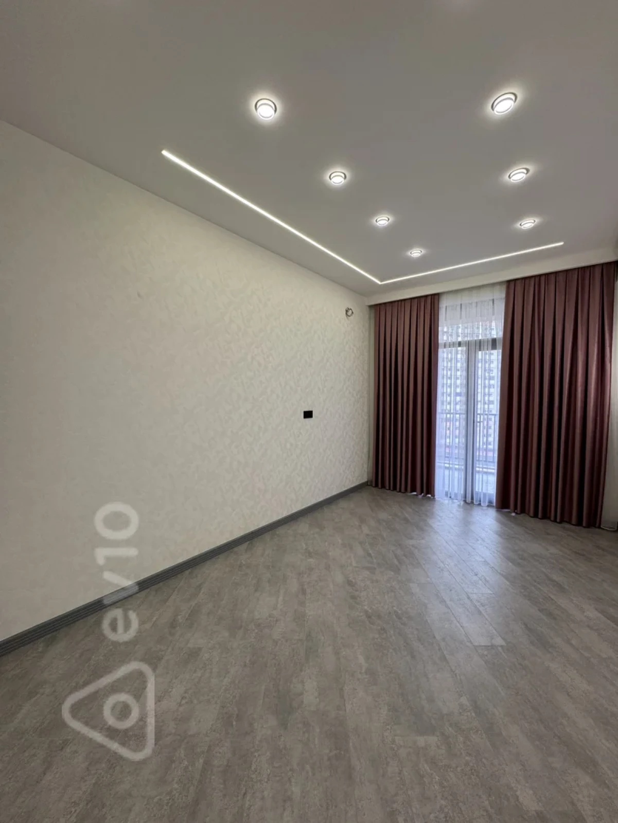 Satılır 2 otaqlı yeni tikili 68 m²
