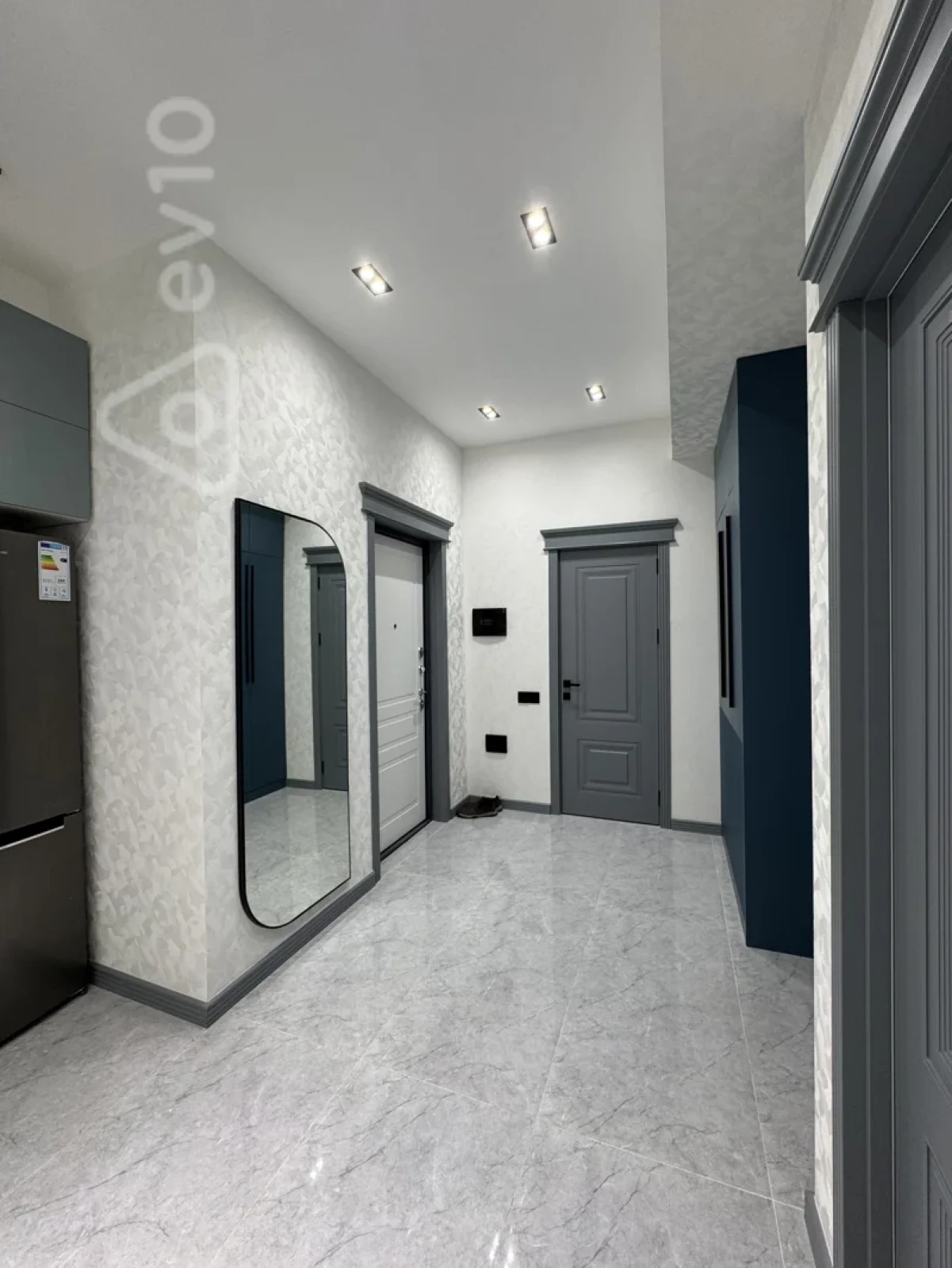 Satılır 2 otaqlı yeni tikili 68 m²