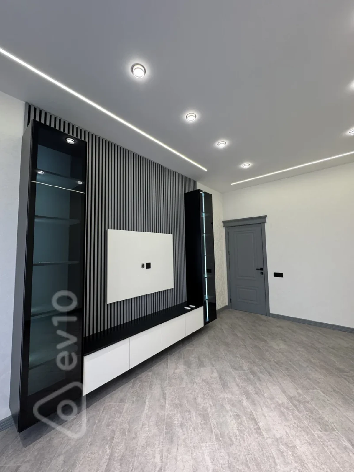 Satılır 2 otaqlı yeni tikili 68 m²