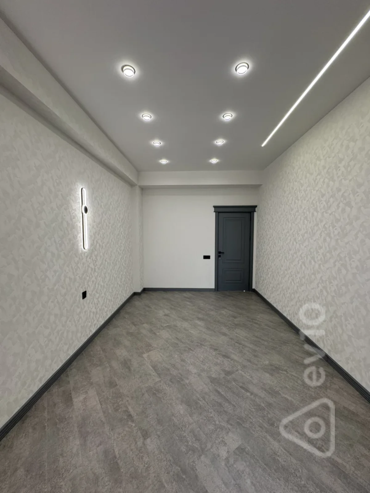 Satılır 2 otaqlı yeni tikili 68 m²