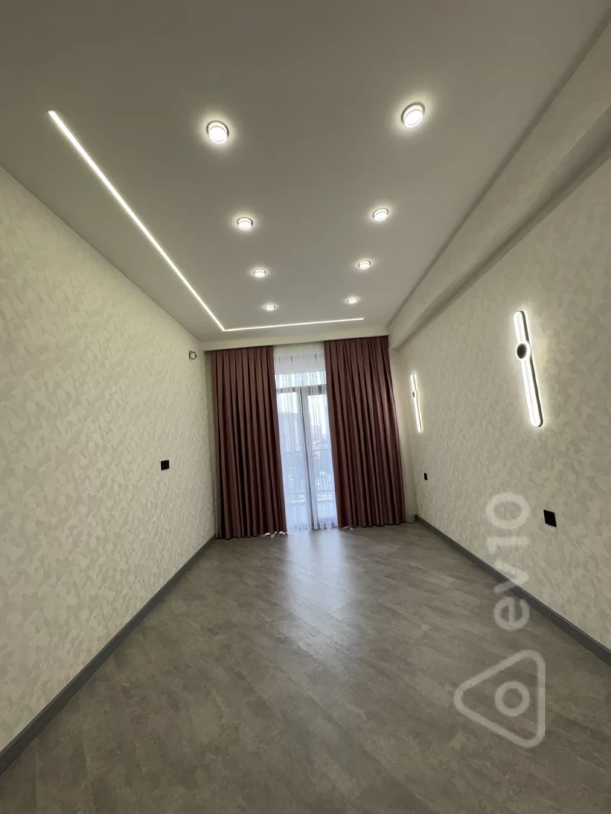 Satılır 2 otaqlı yeni tikili 68 m²